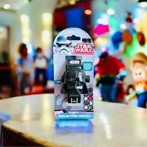 NIB Vintage Kids Watch DISNEY Star Wars Projection Watch Darth Vader Black Watch - Picture 1 of 3